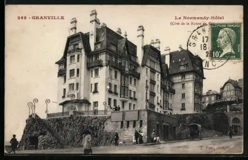 AK Granville, Le Normandy-Hôtel, Côté de la Route