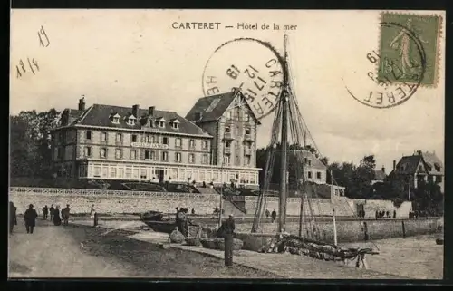 AK Carteret, Hôtel de la mer et vue sur le rivage avec voilier amarré