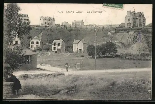 AK Saint-Cast, Le Couvent et maisons environnantes dans un paysage champêtre