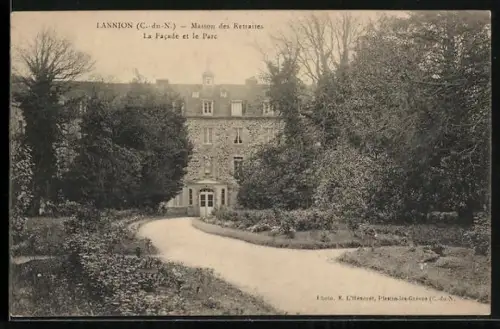 AK Lannion /C.-du-N., Maison des Retraites, La facade et le parc