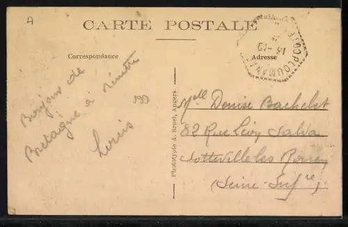 AK Ploumanach /C.-du-N., Le Port avec voiliers et barques sur l`eau calme