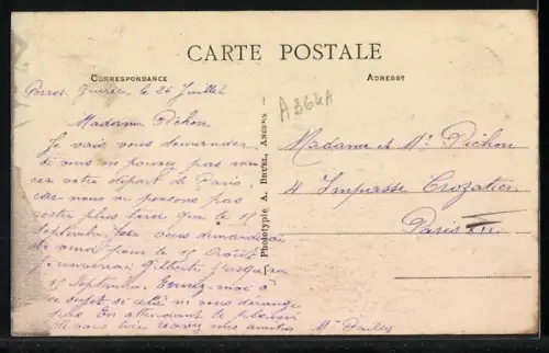 AK Perros-Guirec /C.-du-N., Église de la Clarté, beau spécimen de la Bretagne du XVIe siècle