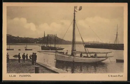 AK Paimpol, L`Avant-Port avec bateaux et spectateurs sur le quai
