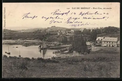 AK Île de Bréhat, Port Clos à mi-marée avec voiliers et maisons environnantes