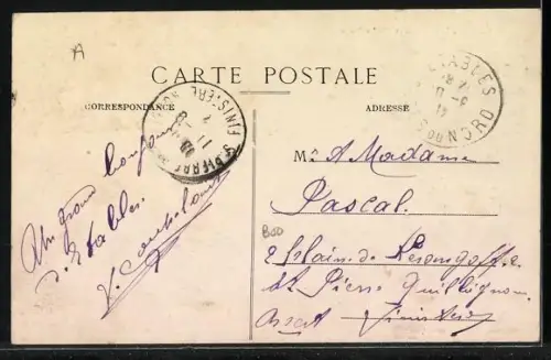 AK Étables /C.-du-N., La Plage avec cabines et promeneurs