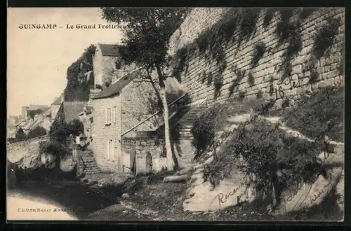 AK Guingamp, Le Grand Trottrieu et les maisons adjacentes