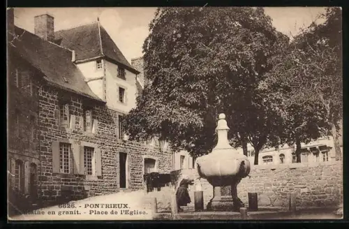 AK Pontrieux, Fontaine en granit, Place de l`Église