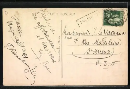 AK Plouguiel /C.-du-N., Vue générale du village et de la rivière avec bateaux