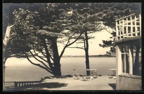 AK Lancieux /Côtes-du-Nord, Ker Geneviève, vue sur mer avec terrasse et arbres