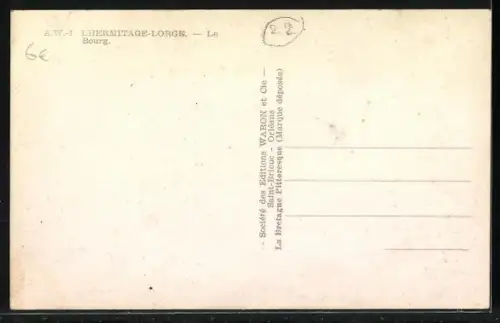 AK L`Hermitage-Lorge, Le Bourg avec bâtiments en pierre et jardins verdoyants