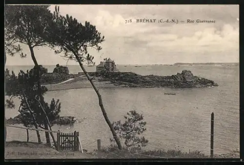 AK Bréhat /C.-d.-N., Roc Guernance avec vue sur la mer et les îles environnantes