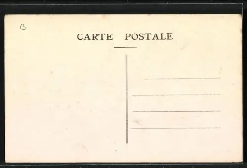 AK Perros-Guirec /C.-du-N., Le Hédraou, vue sur le chemin bordé d`arbres et bâtiment élégant