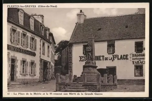 AK Plestin-les-Grèves /Côtes-du-Nord, La Place de la Mairie et le Monument aux Morts de la Grande Guerre