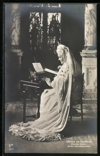 AK Carmen Sylva, Königin von Rumänien, an der Schreibmaschine