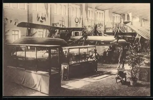 AK Würzburg, Kriegs-Luftfahrt-Ausstellung 1917, Ludwigshalle, Innenansicht