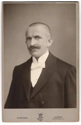 Fotografie Woronora, Dresden, Bismarckplatz 6, Reinhold mit Schnurrbart