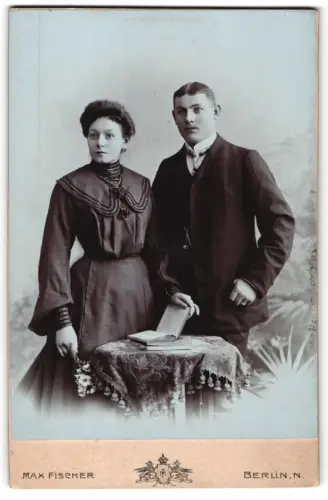 Fotografie Max Fischer, Berlin, Invalidenstrasse 164, Herr und Frau Pieper im Porträt