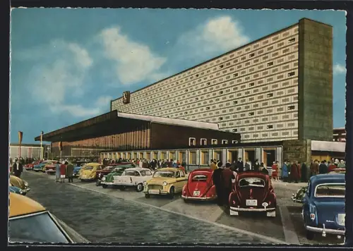 AK Braunschweig, Hauptbahnhof, Auto Volkswagen VW Käfer auf dem Parkplatz