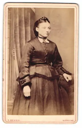 Fotografie P. Bendix, Hjørring, Portrait einer Dame
