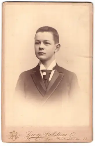 Fotografie Georg Billström, Kiel, Holstenstrasse 22, Porträt eines jungen Mannes