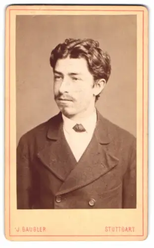 Fotografie J. Gaugler, Stuttgart, Calwerstr. 58, Porträt eines jungen Mannes