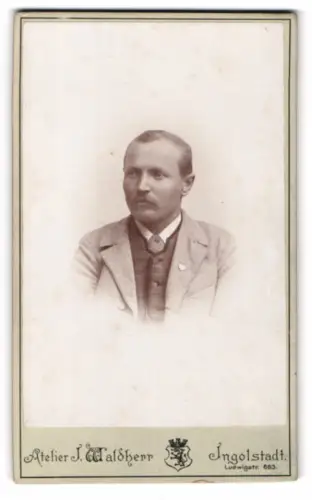 Fotografie J. Waldherr, Ingolstadt, Ludwigstr. 663, Porträt eines Mannes
