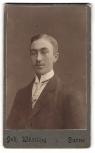 Fotografie Joh. Wästling, Sunne, Porträt eines eleganten Herren