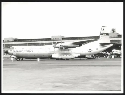 Fotografie Flughafen Berlin-Tempelhof, Flugzeug Douglas C-133 A Cargomster USAF 62010 Military Air Transport Service