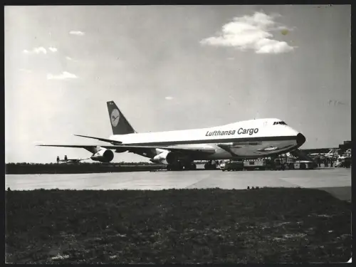 Fotografie Flughafen Hannover, Flugzeug Boeing 747 Jumbojet der Lufthansa Cargo