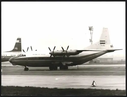 Fotografie Flugzeug Antonov An-12, Iraqi Airways Kennung YI-AFJ