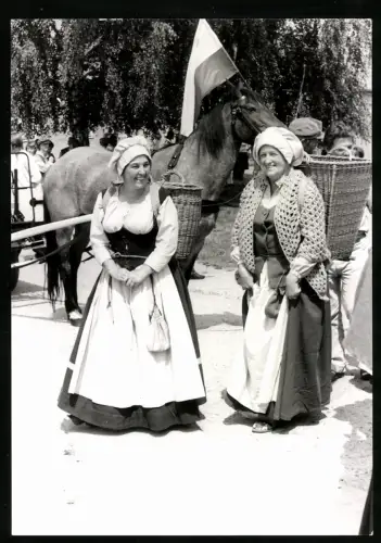 7 Fotografien Ansicht Oderberg / Mark, Festumzug zum 750-jährigen Bestehen, Tracht, Neptunfest