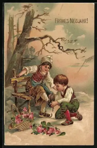 AK Junge hilft seiner Freundin beim Anziehen der Schlittschuhe, Neujahr