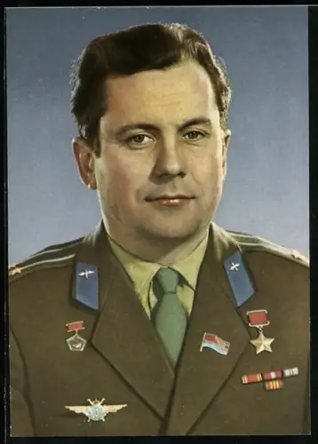 AK Portrait Kosmonaut Pawel Popowitsch mit dem Orden Held der Sowjetunion