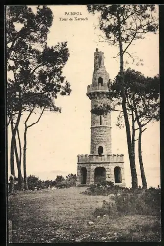 AK Paimpol, Tour de Kerroch entourée de pins majestueux