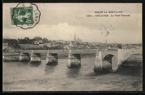 AK Tréguier, Le Pont Canada et vue du village en arrière-plan
