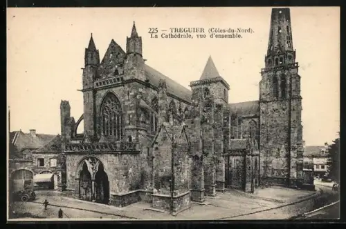 AK Tréguier /Côtes-du-Nord, La Cathédrale, vue d`ensemble