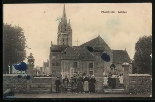 AK Pédernec, L`Église et habitants devant le portail
