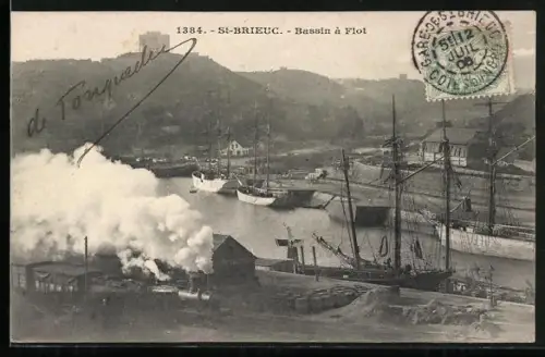 AK St-Brieuc, Bassin à Flot avec voiliers et locomotive à vapeur en arrière-plan