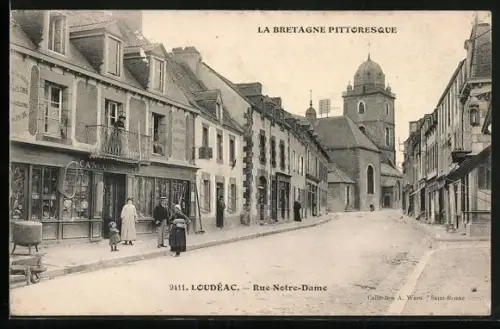 AK Loudéac, Rue Notre-Dame avec église en arrière-plan