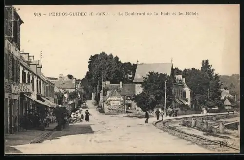 AK Perros-Guirec /C. du N., Le Boulevard de la Rade et les Hôtels