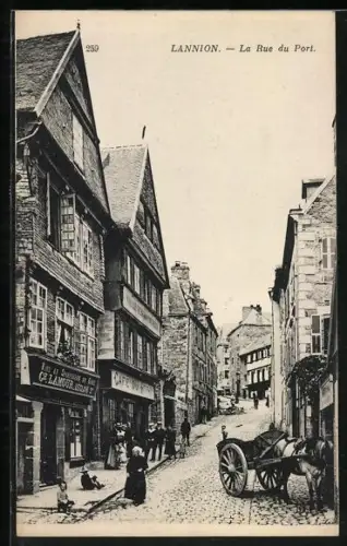 AK Lannion, La Rue du Port