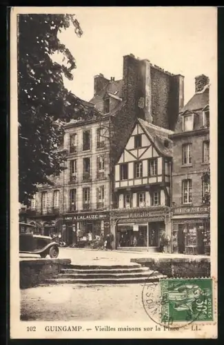 AK Guingamp, Vieilles maisons sur la Place