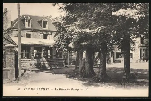 AK Île de Bréhat, La Place du Bourg
