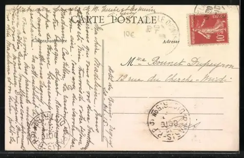 AK Erquy, Grande-Rue animée avec habitants et bâtiments en pierre