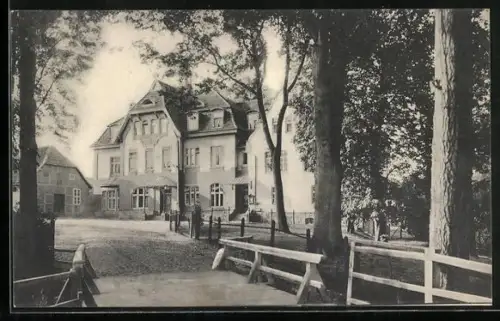 AK Bomlitz, Herrenhaus unter Bäumen
