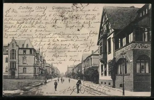 AK Landau /Pfalz, Glacisstrasse, Strassenansicht mit Wohnhäusern und Passanten