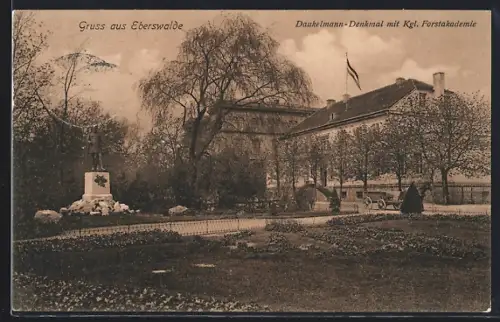 AK Eberswalde, Daukelmann-Denkmal mit Kgl. Forstakademie