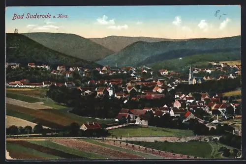 AK Bad Suderode a. Harz, Ortsansicht mit Kirche und umliegenden Bergen