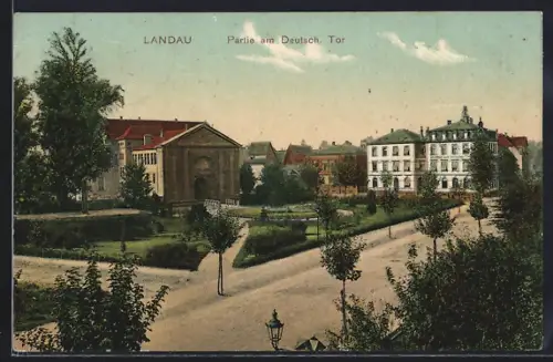 AK Landau / Pfalz, Deutsches Tor & Strassenpartie