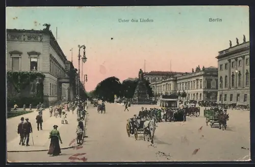 AK Berlin, Unter den Linden, Strassenszene mit Kutschen und Passanten